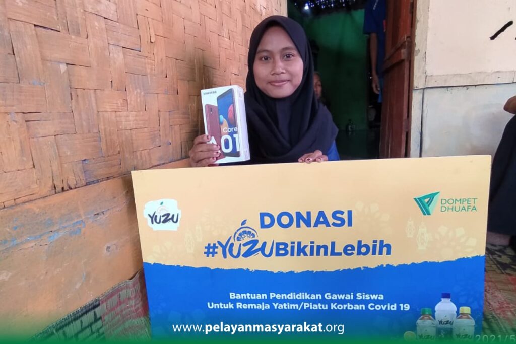 Yuzu Gandeng Dompet Dhuafa Berikan Bantuan Pendidikan Gawai Siswa Yatim